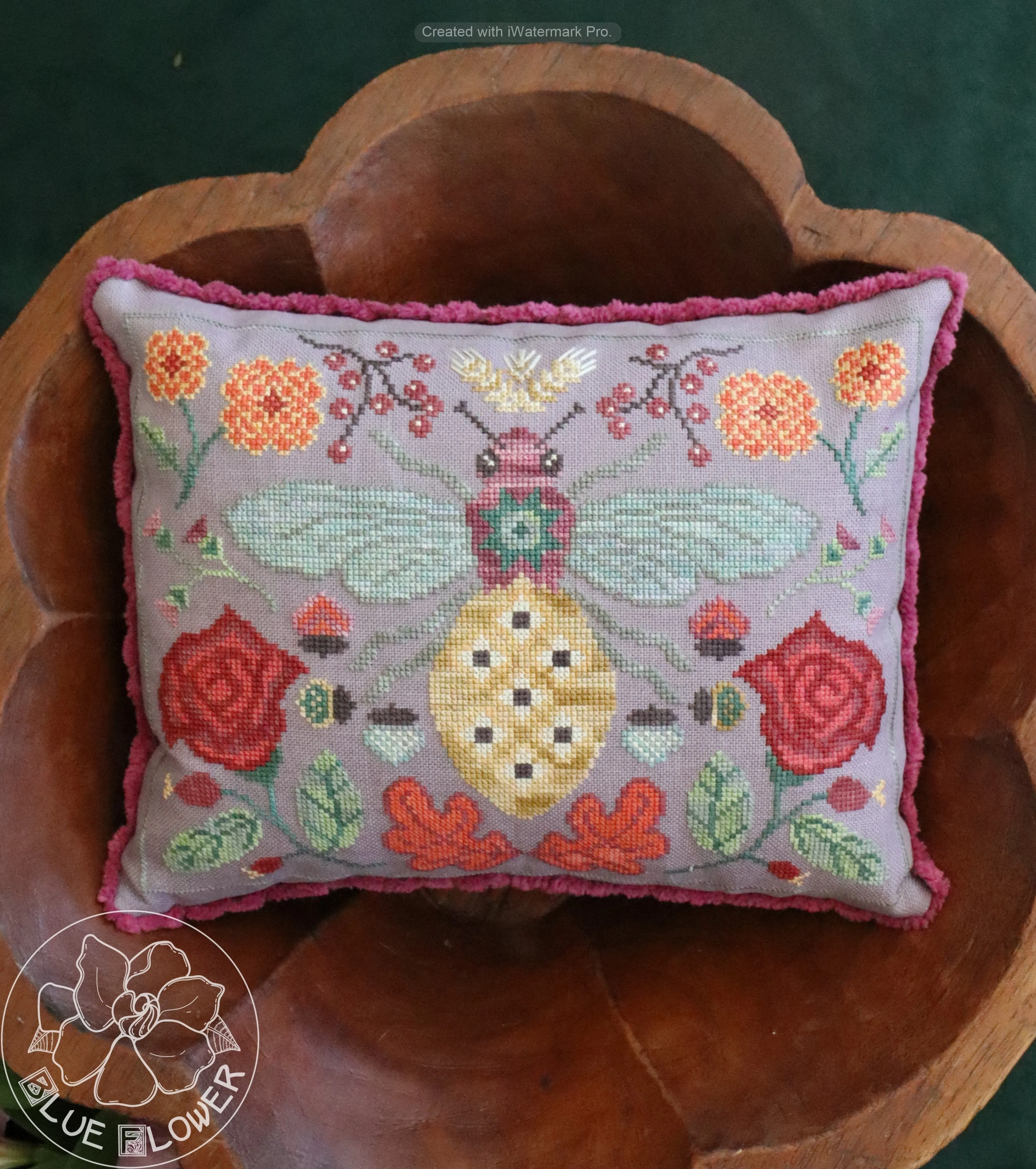 Autumn Bee - Cross Stitch Pattern by The Blue Flower