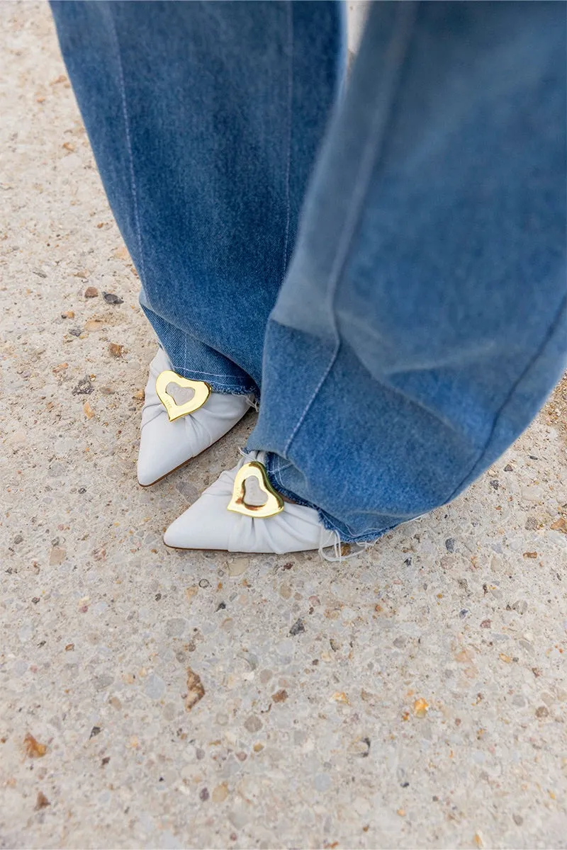 BETTY WHITE PUMPS
