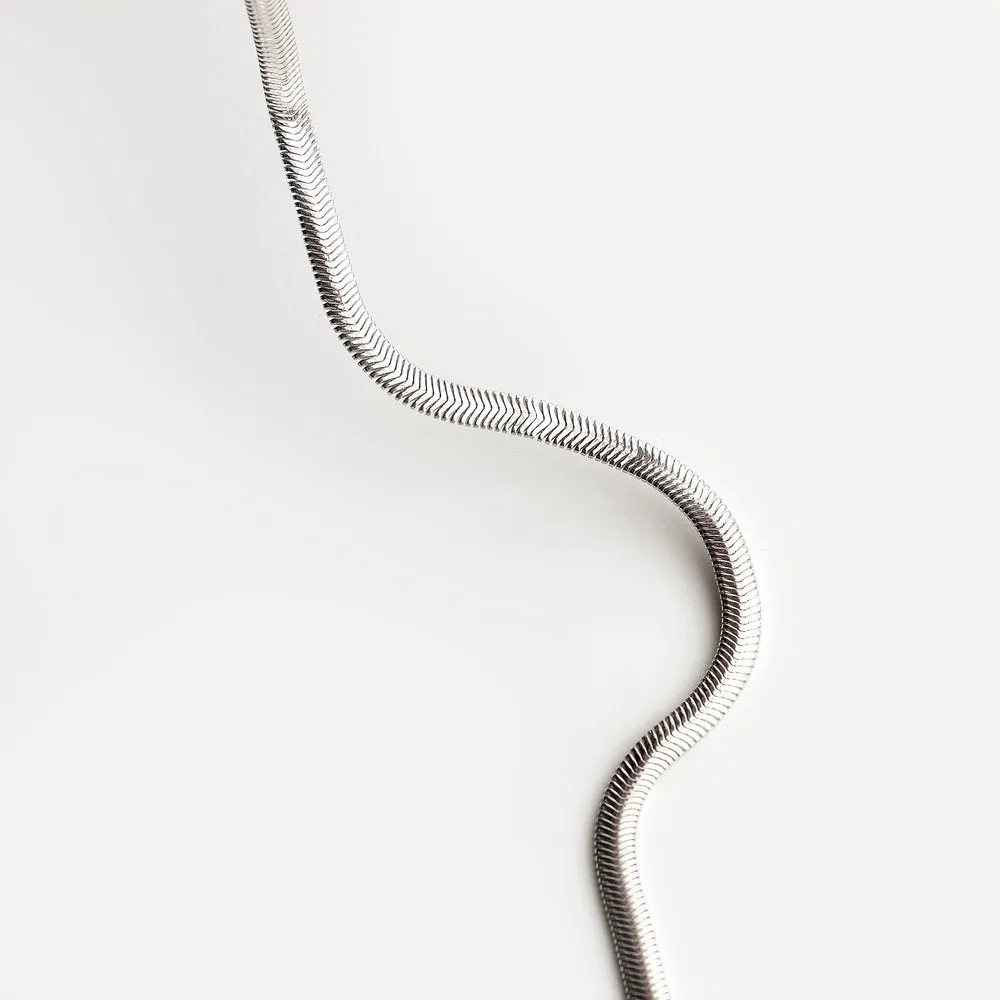 CURVE NECKLACE