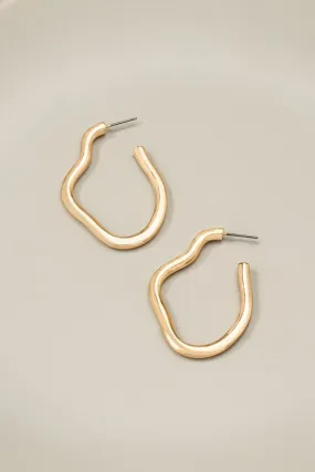 Irregular shape metal hoop earrings