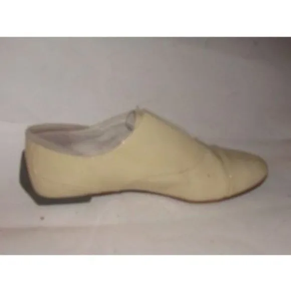 Tsubo Light Beige Pale Yellow Patent Loafer